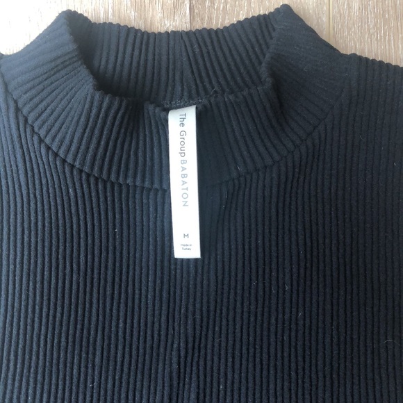 The Group Babaton Zen Seamlesss Tank Medium - Picture 2 of 2